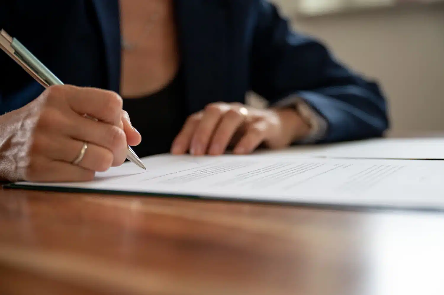Businesswoman Signing A Document 2022 07 19 00 31 53 Utc (1)